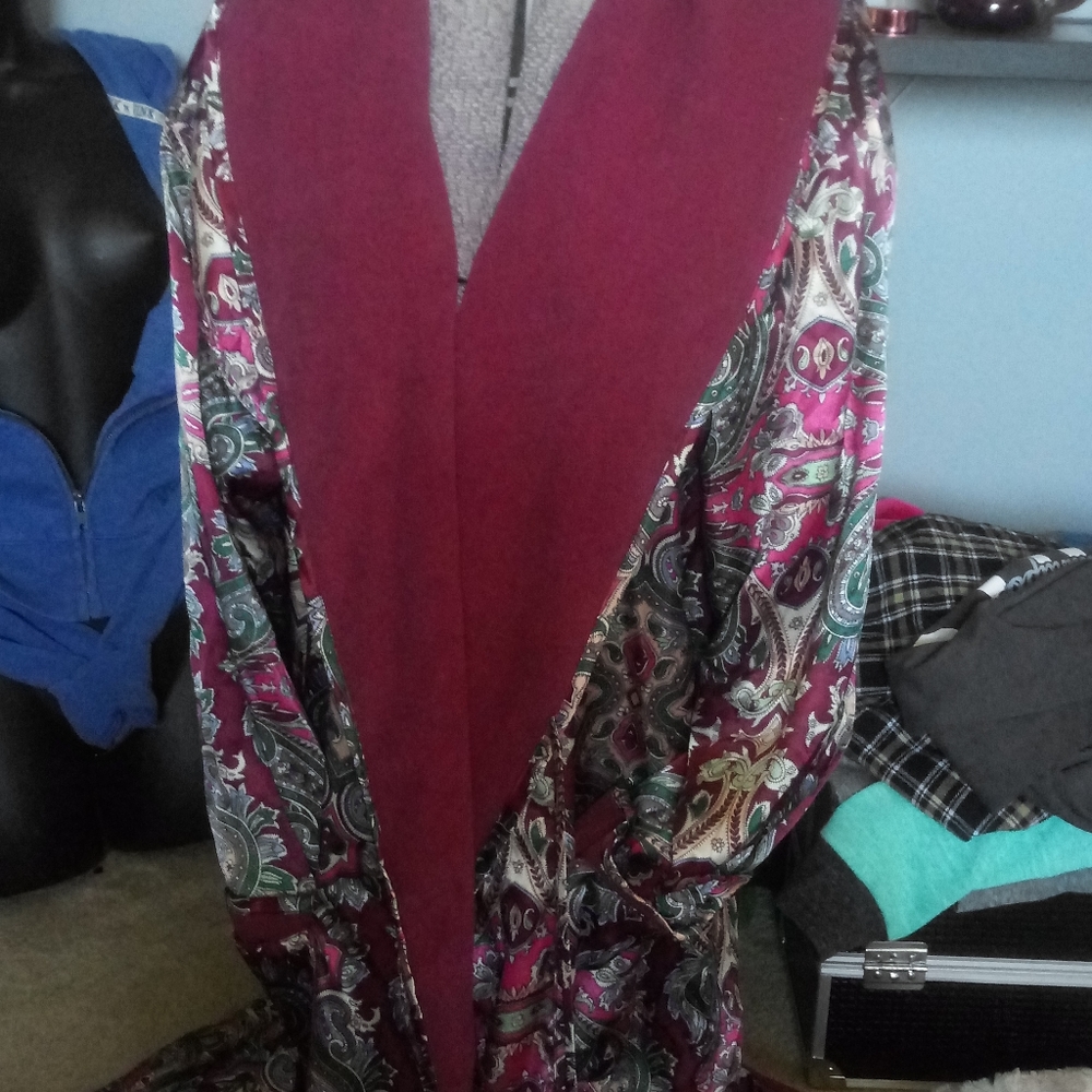 Victoria Secret robe - Picture 2 of 5